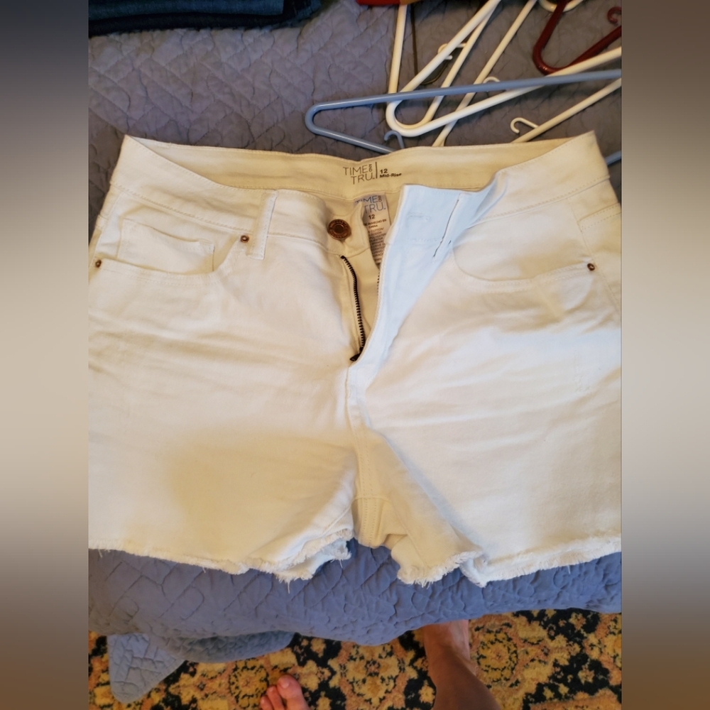Time and Tru Mid Rise White Jean Shorts Size 12